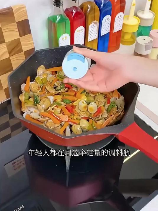 4个定量玻璃调料瓶,精准控量密封性好不不受潮