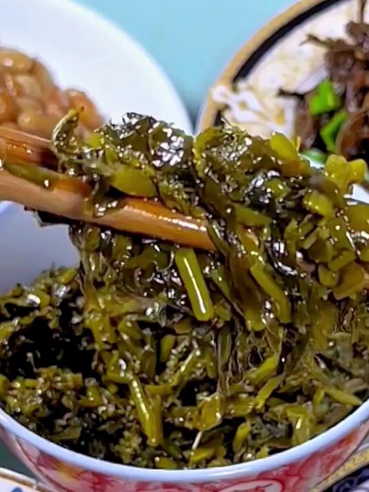 咸香脆嫩的油菜苔,下饭下馒头下面条都好吃