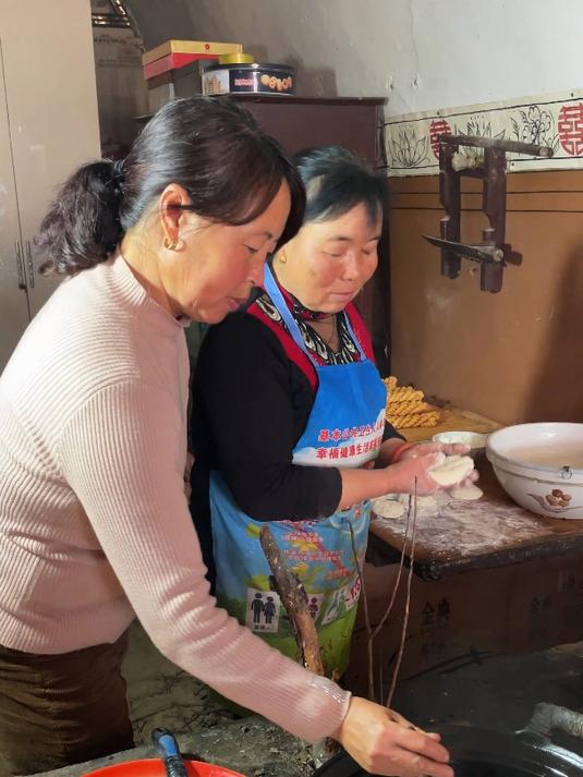 黄土高原上的农村美食之炸油坨
