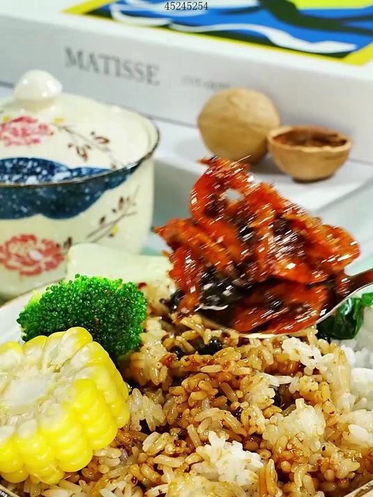 快来试试这个冠桥阳江豆豉鱼仔吧,有肉又有豆豉,别提多香了!