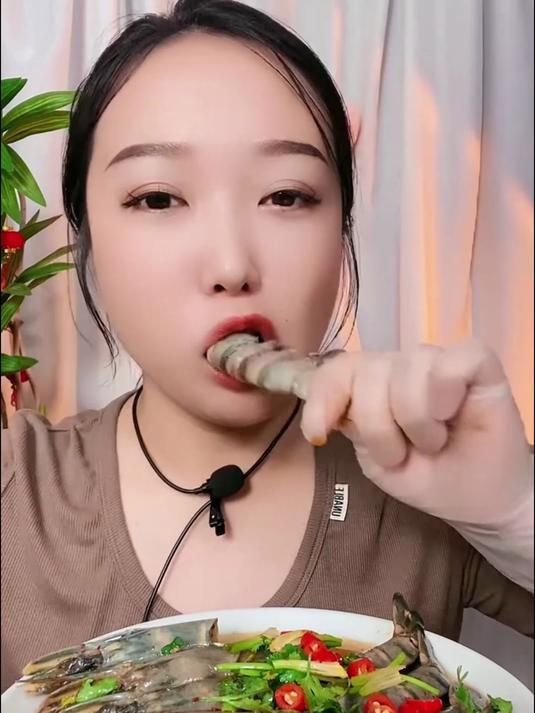 新鲜海捕太扎实了!黑虎虾肉厚得能夹面包,清蒸鲜甜到心巴