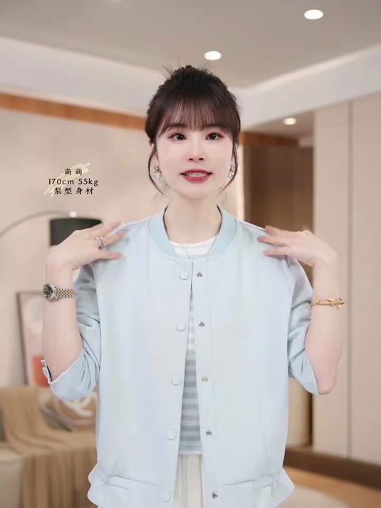 萌姐「花苞棒球服」公主线分割塔克线袖口荷叶摆收腰外套