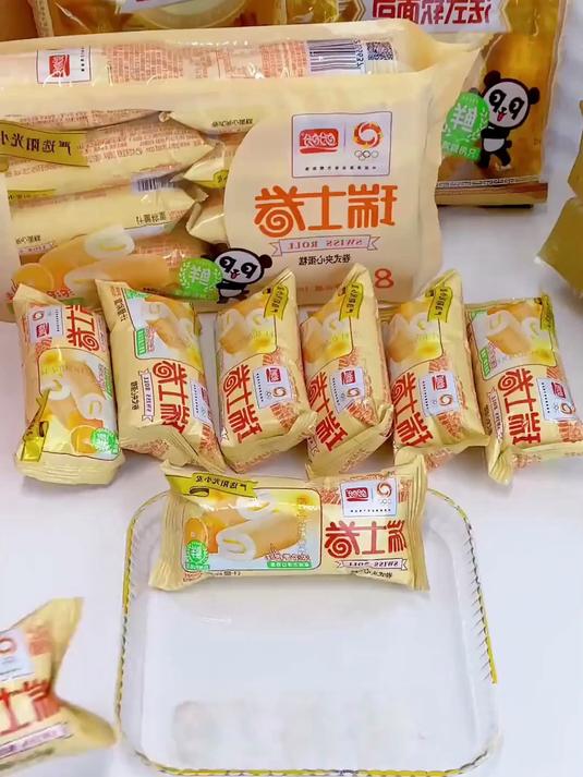 解锁早餐营养新乐趣,蛋黄派、瑞士卷与奶香法包