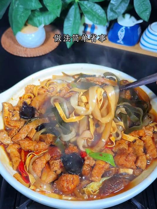 下班回家几分钟搞定这个砂锅炖菜，简单又好吃