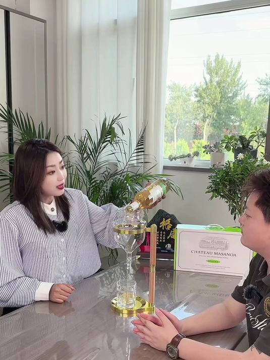 年纪越来越大就越来越注重养生了,白葡萄酒才是成年人的最佳选择