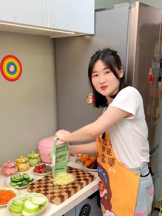 护手擦菜神器！食品级材质无异味，防刮手设计，新手备菜也顺手