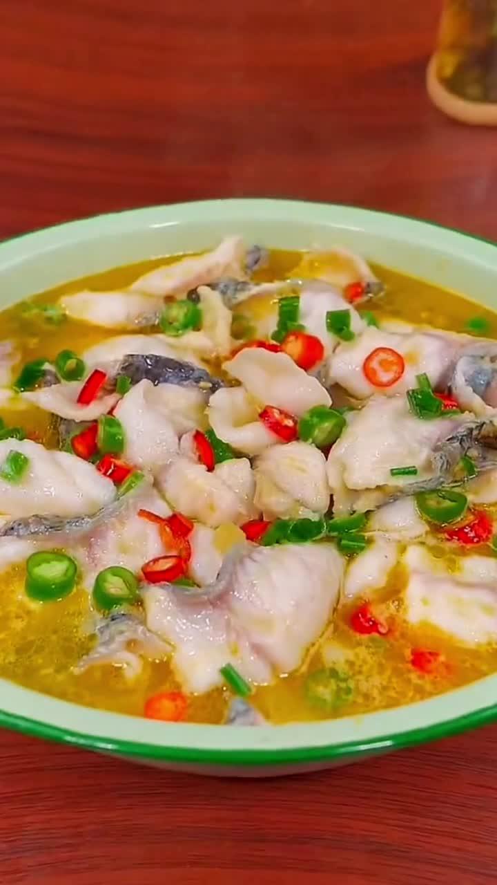 在家做酸汤鱼,只需要一包酸汤调料包