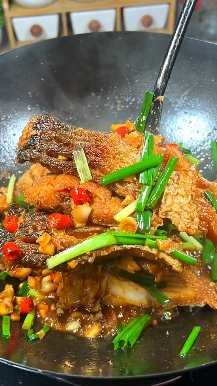 红烧草鱼块 像我这样做好吃到连汤汁都不剩#红烧鱼 #红烧鱼块家常做法