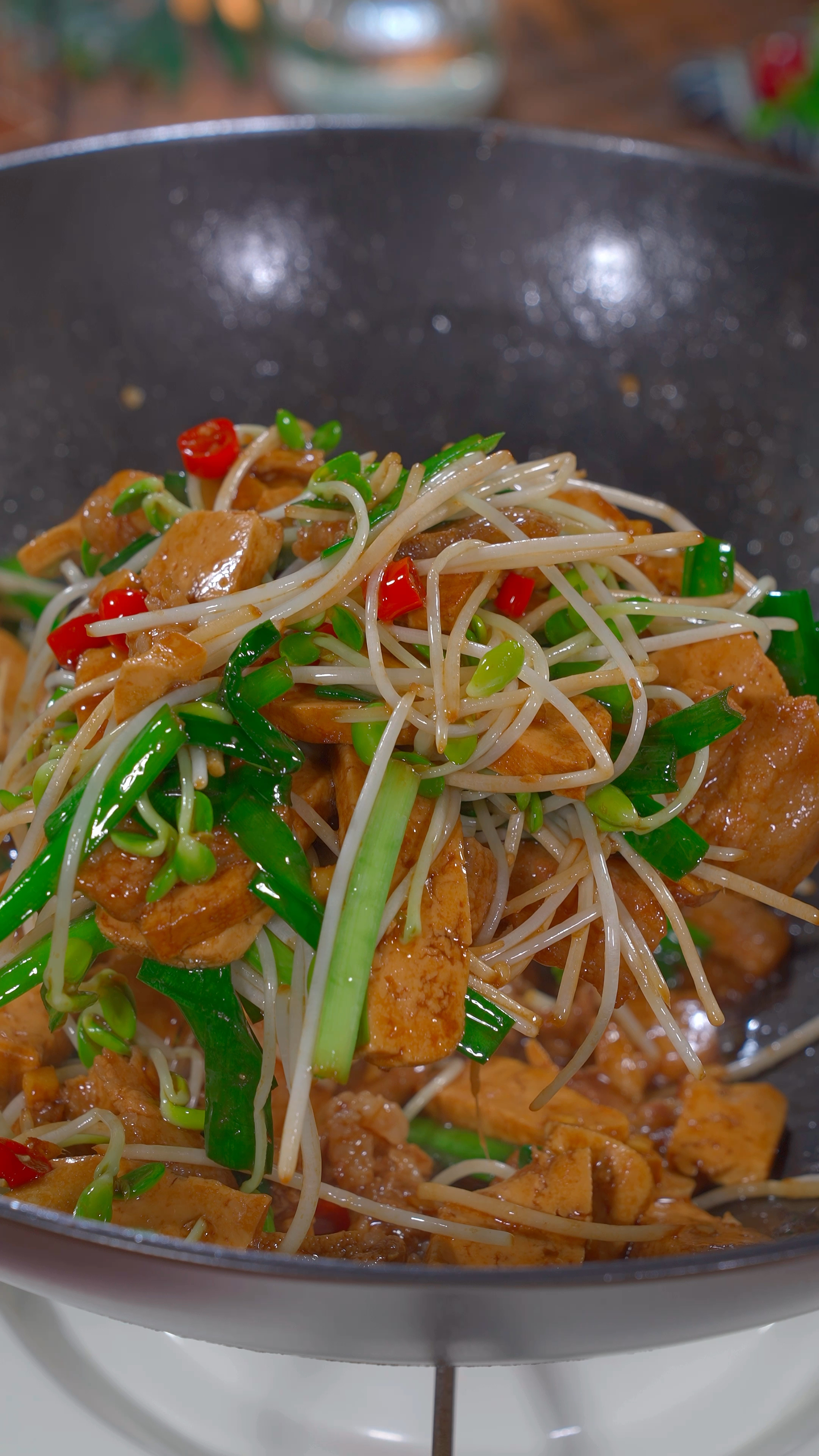又是一道简单下饭的家常菜,香干炒肉像我这样做实在太下饭了