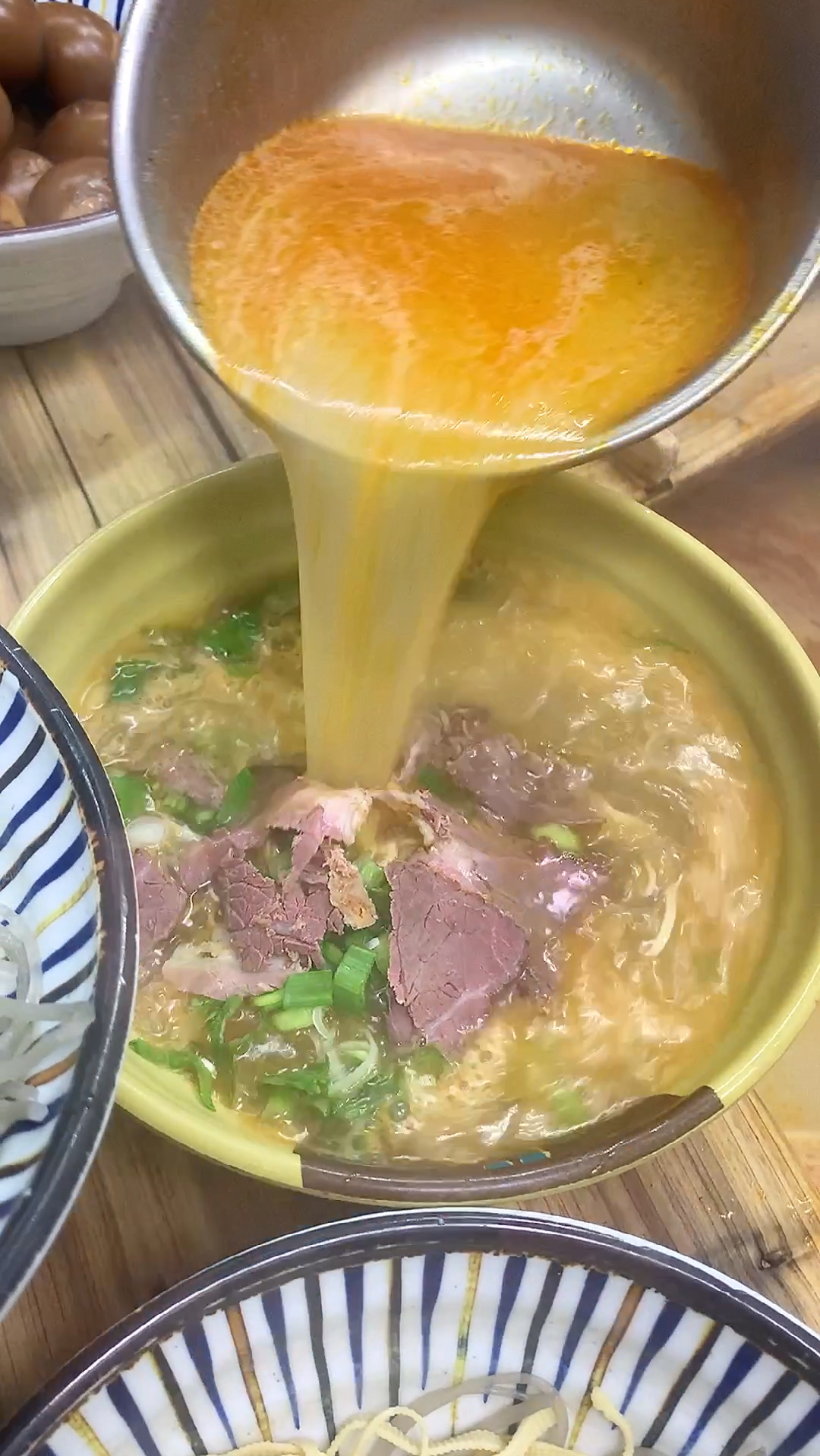大师实操牛肉汤做法,几个小步骤,把牛肉做成最好吃的汤