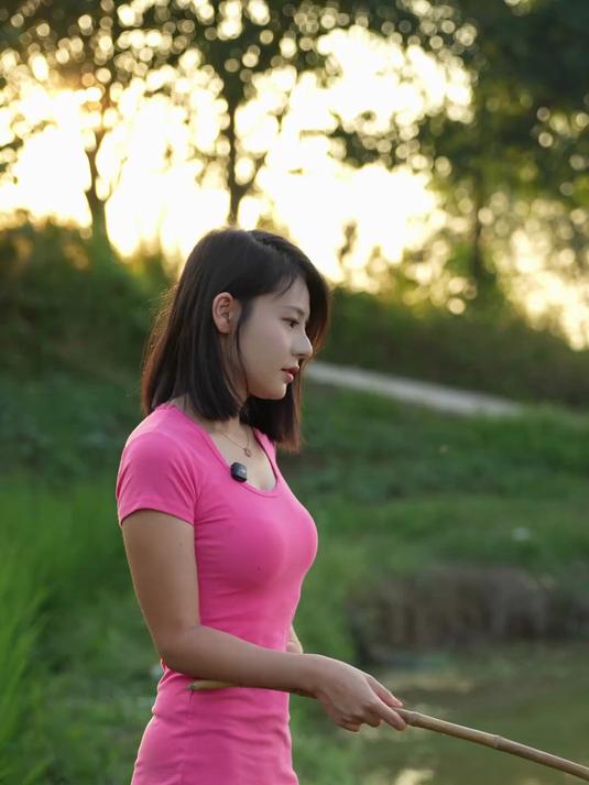 竹竿钓大鲫鱼，拉的太爽了 记录真实生活 我的乡村生活