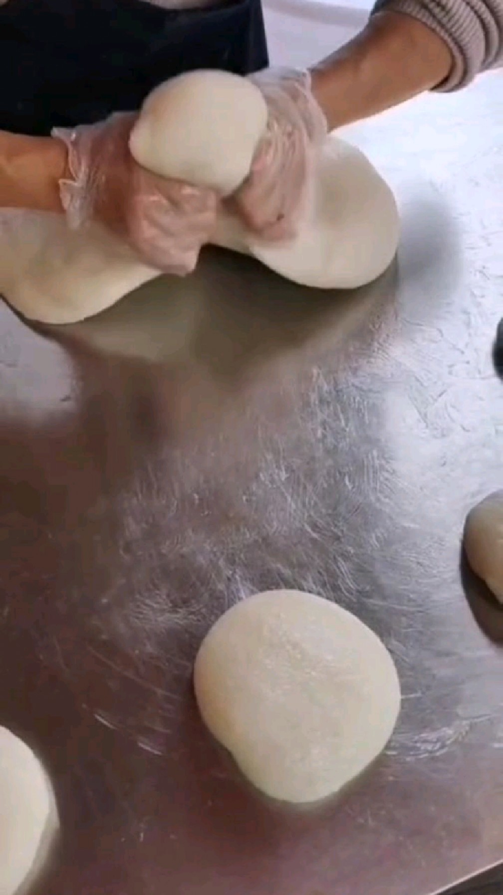 仿手工打糍粑机做出的糍粑味好效率高,糍粑机还可以打年糕