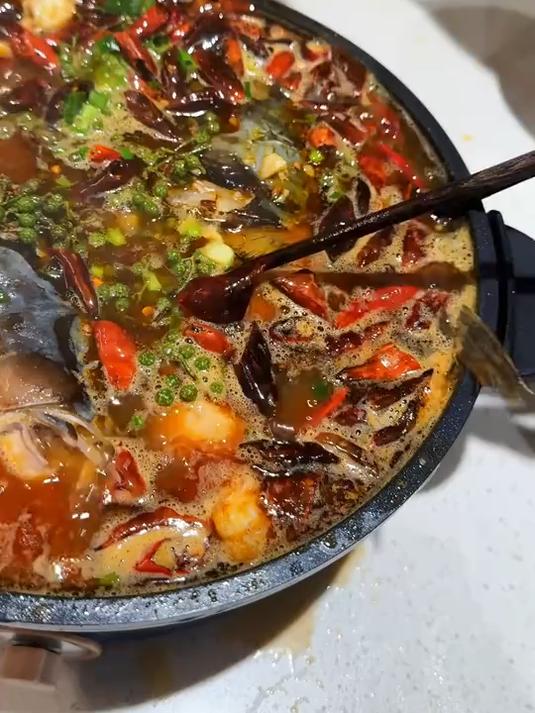 这个青花椒火锅鱼越吃越停不下来,大家非常值得一试