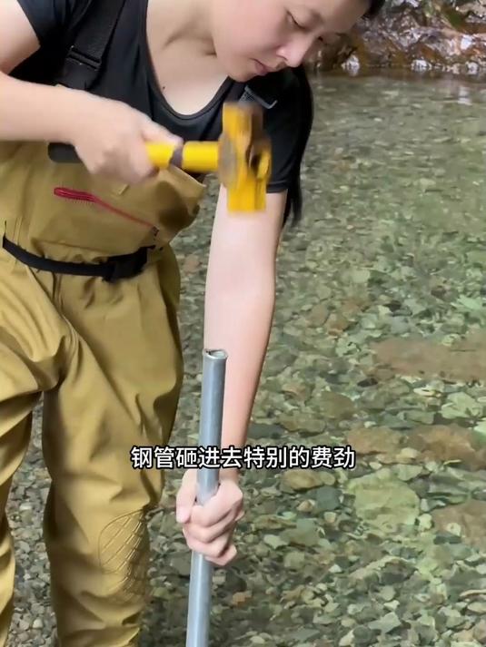 发现大型泉水坑,放养几百条大头鱼!