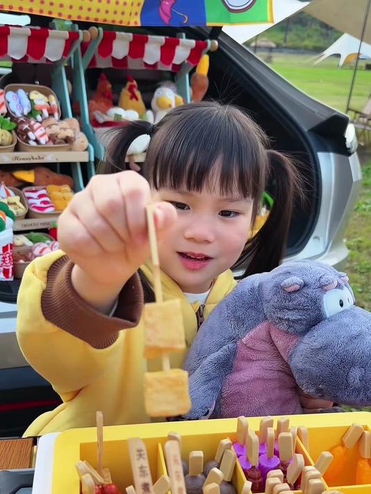 路边的关东煮！还有现切的盐水鸭～