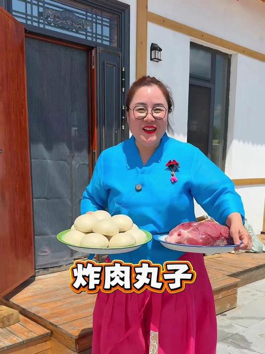 老公想吃我做的炸肉丸子，今天起早买了快好肉做炸肉丸子