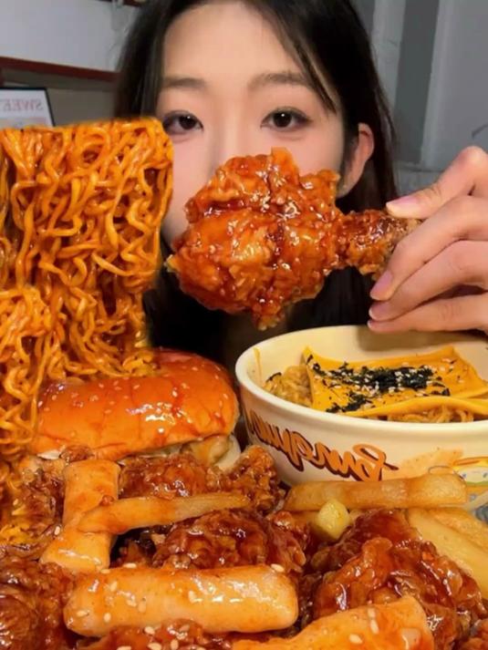 脆脆炸鸡局！黏糊火鸡面汉堡！