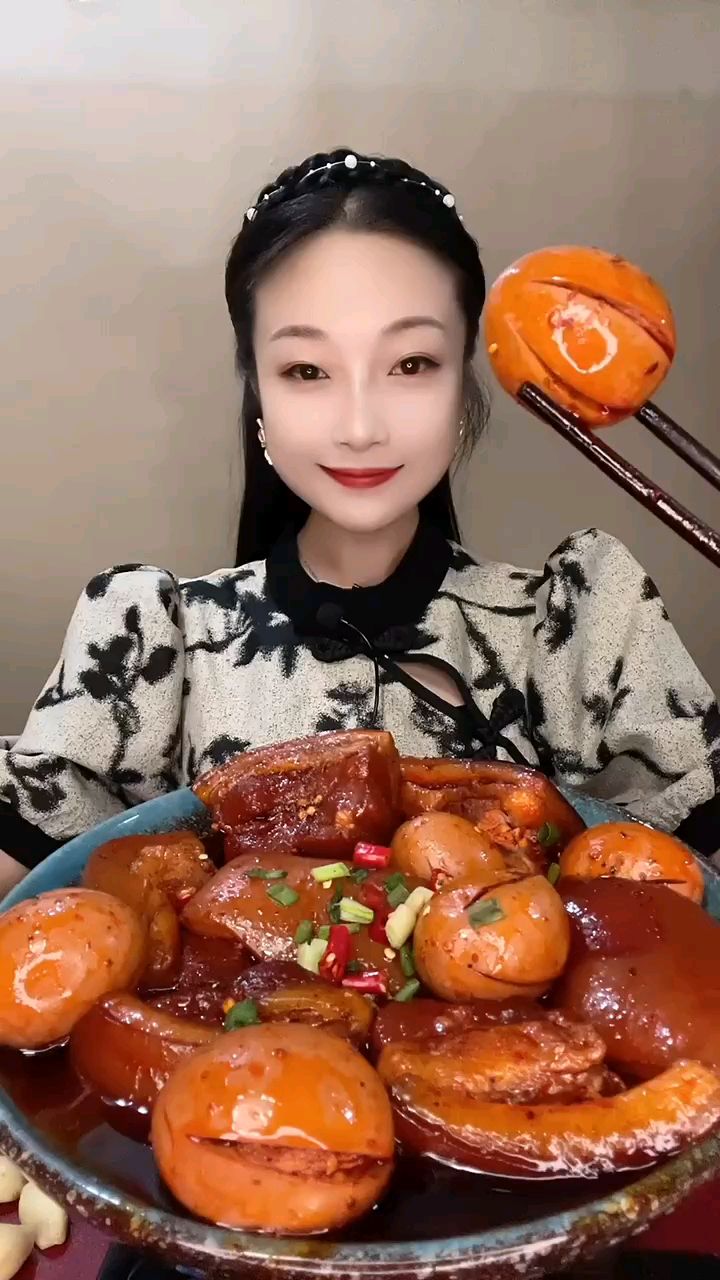 红烧肉卤蛋好吃!