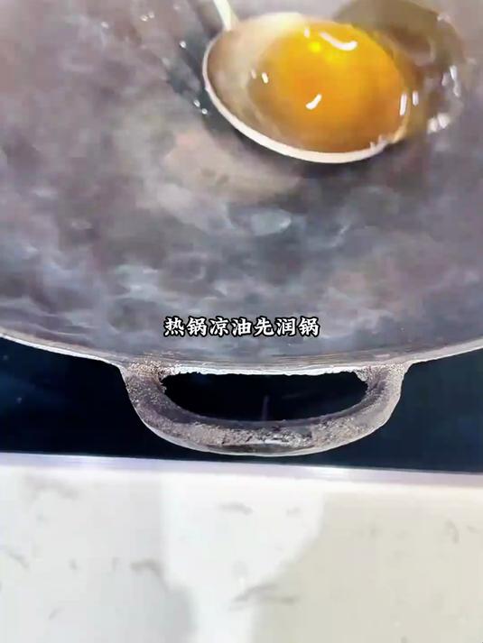 香煎翘嘴鱼,这道菜清香爽口,肉质细腻