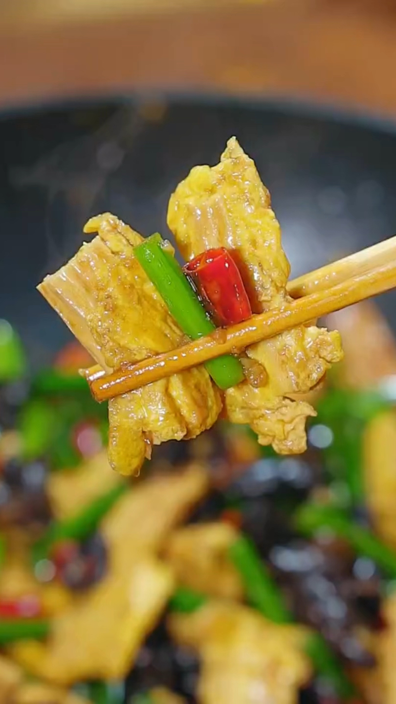 蒜苔炒腐竹太绝了,你们也去做一下太香了。