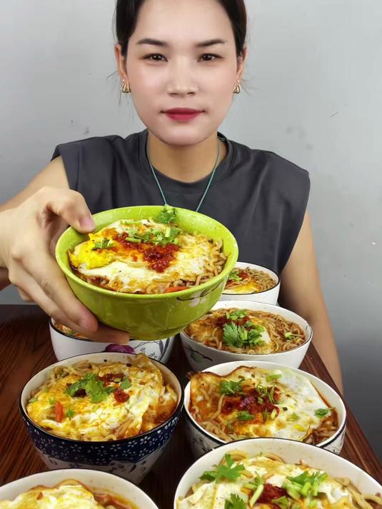 方便面依旧是9碗