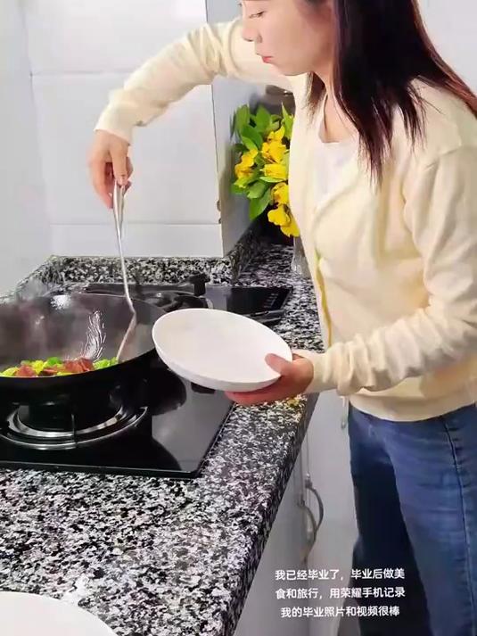 辣椒炒香肠,苦瓜炒腊肉