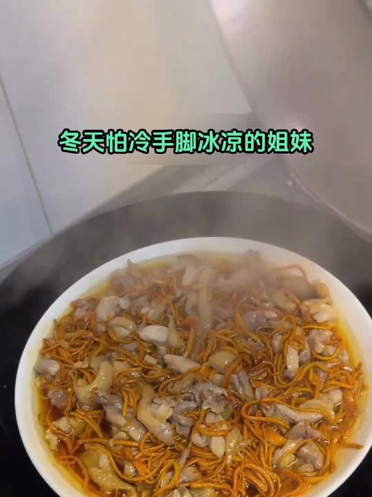 鲜煮虫草老鸭汤：慢煮出鲜，滋补更入味