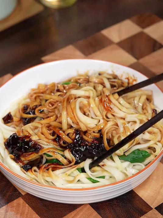 简单易做的葱油拌面