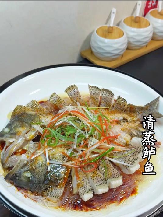中秋节的餐桌怎么能少了这道清蒸鲈鱼呢