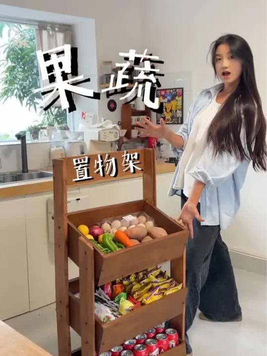 废旧木板自制蔬菜架,完美解决厨房收纳问题!