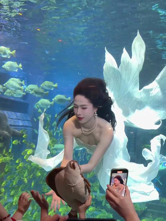 当素人宝妈遇上人鱼公主裙会是什么画面