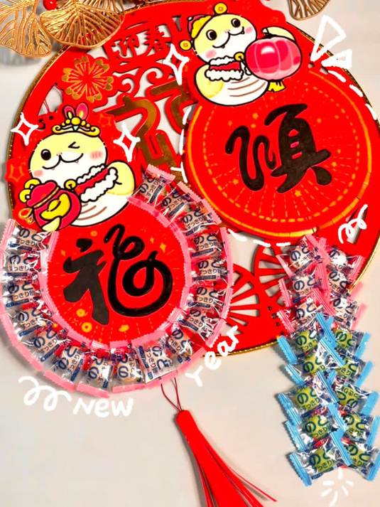 过年啦!自己做的小蛇挂件也太可爱了!来diy