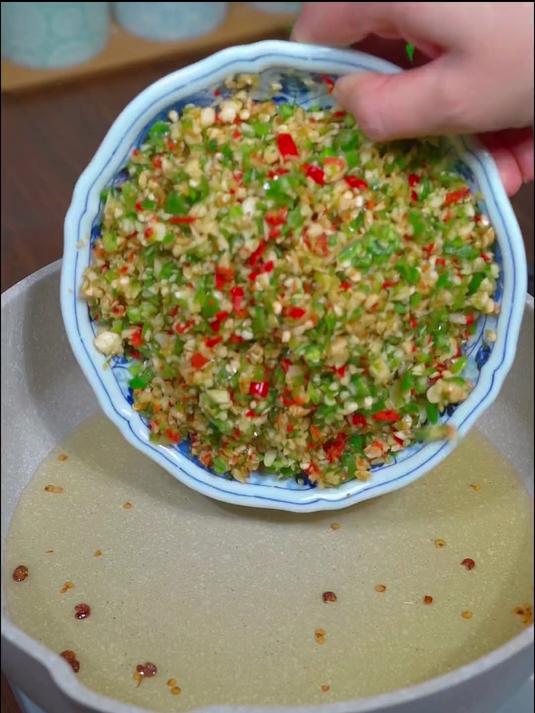 双椒鲫鱼 麻辣鲜香味道绝了#团年饭#