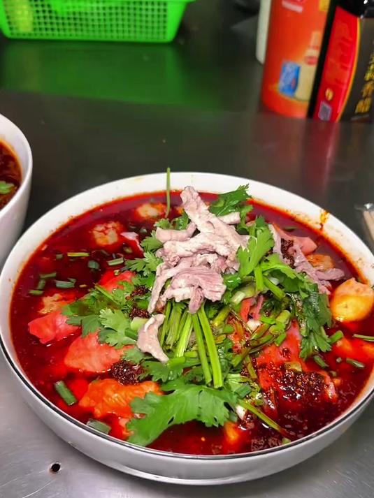 小时候校门口的老式麻辣烫！还是以前的味道