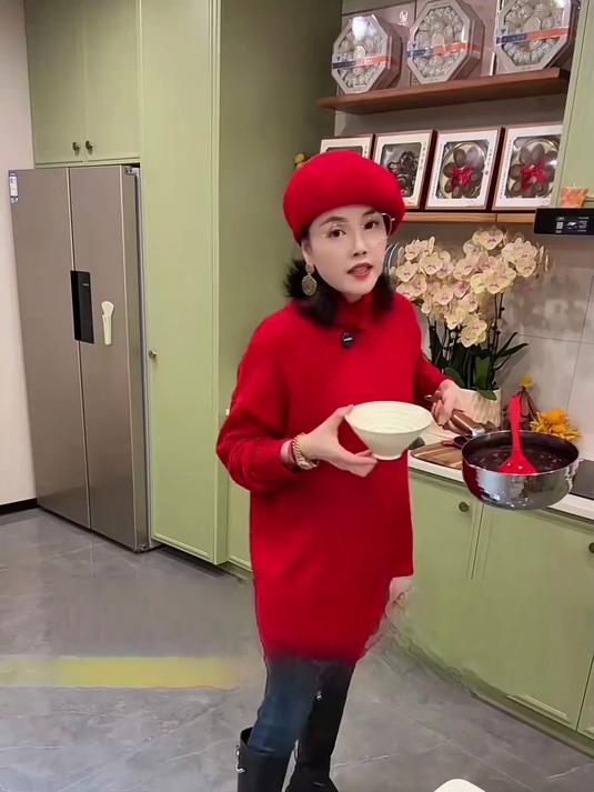 不用复杂食材！红豆莲藕紫米粥，好喝又营养