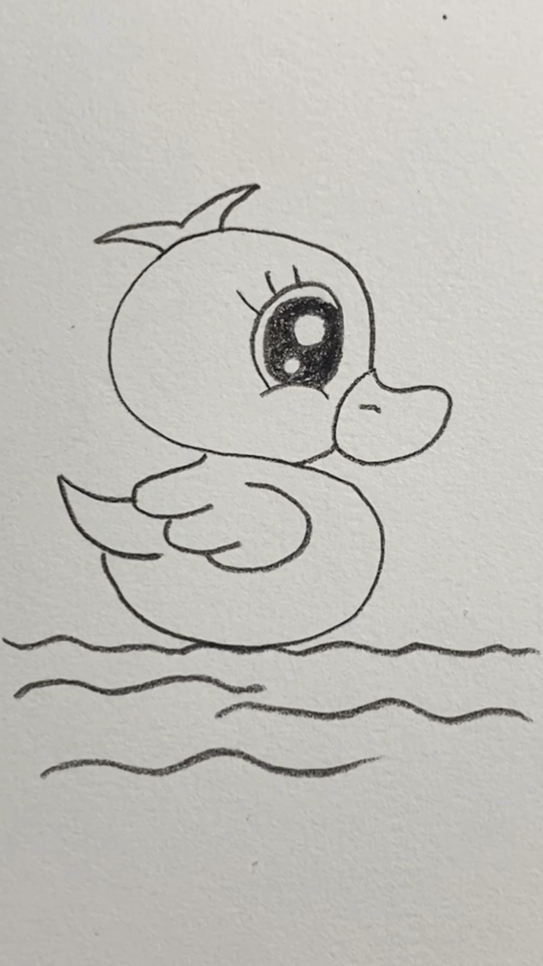 画一只可爱的小鸭子