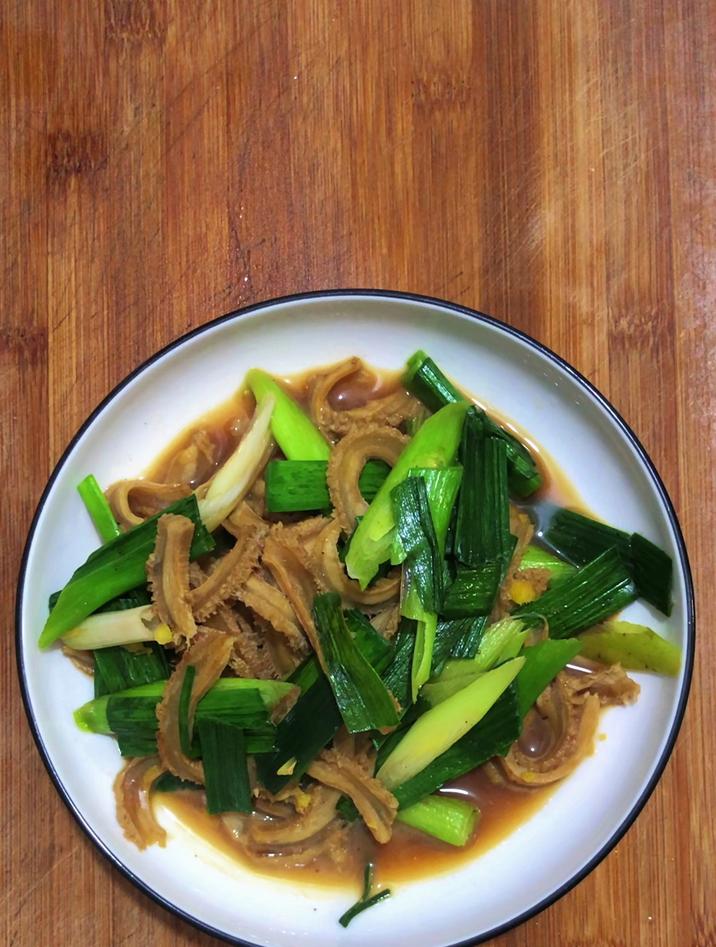 肚丝怎么炒好吃,分享一道牛肚丝炒蒜叶