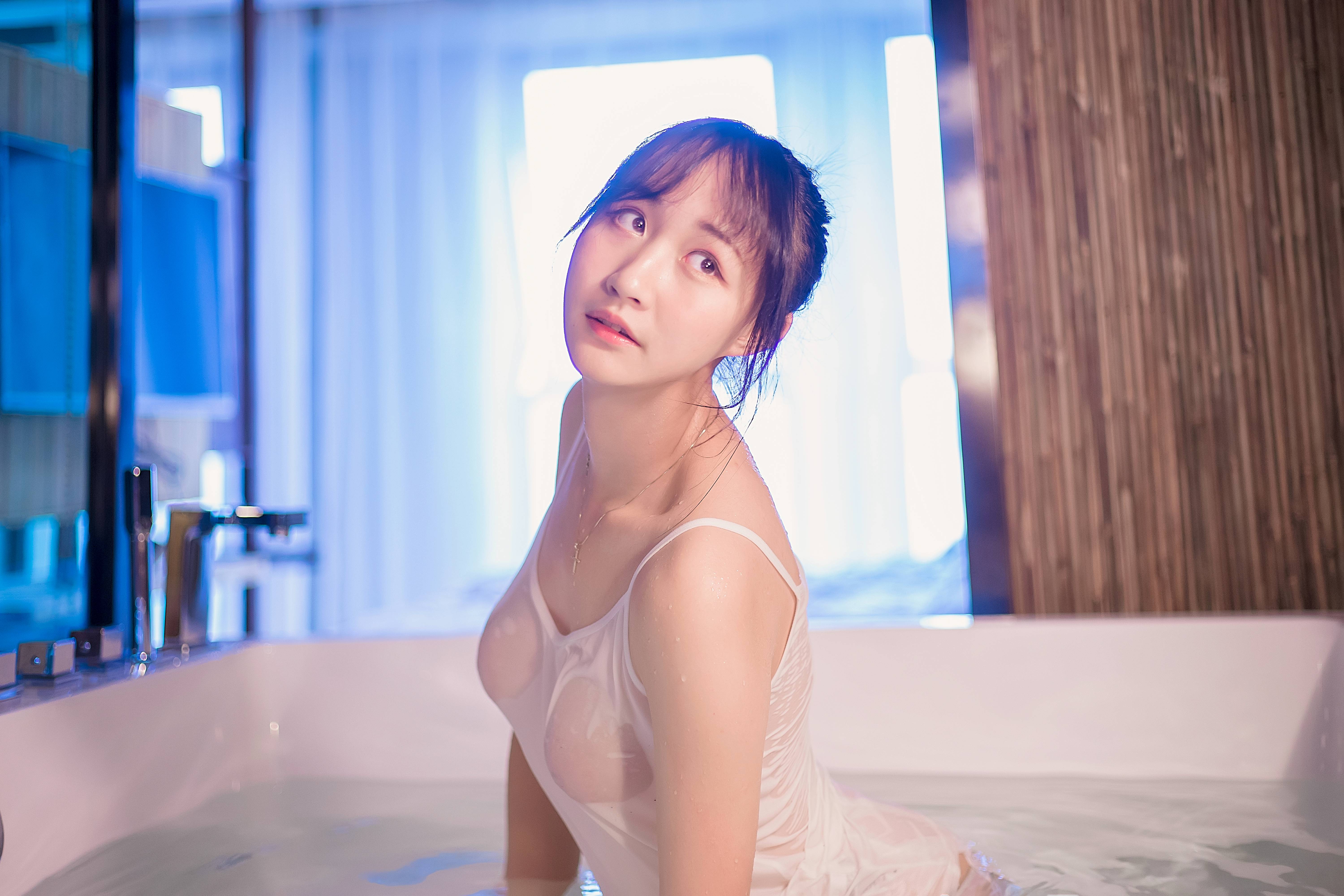 图片[8]-小何同学 – 023 Su浴室 [90P161M]-六色网