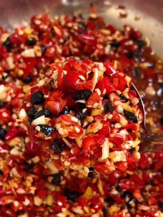 六块买了一斤小米椒做了个我们江西咸菜