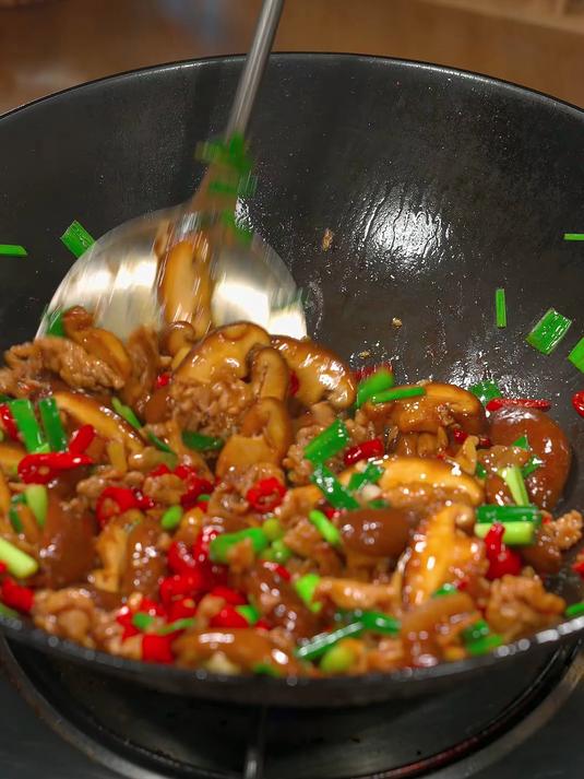香香滑滑的香菇炒肉，做法简单又下饭 一起学做菜