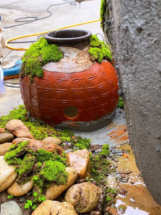 农村小院改造，自制古法养鱼缸完工了，坐等小鱼到后放入