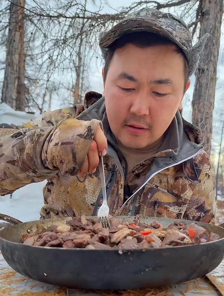 俄罗斯人都是如何烹饪马肉的,真是让人感觉很不可思议啊