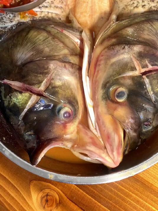 剁椒鱼头怎样做才好吃呢？39年老店湘菜馆传统制作方法大公开