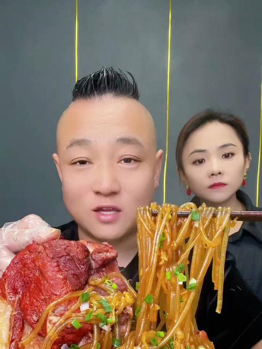 酸菜粉条炖大骨头