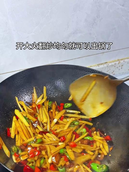 简单又家常的土豆丝炒肉,怎么都吃不腻,米饭记得多煮点土豆丝炒肉下饭菜家常菜美食