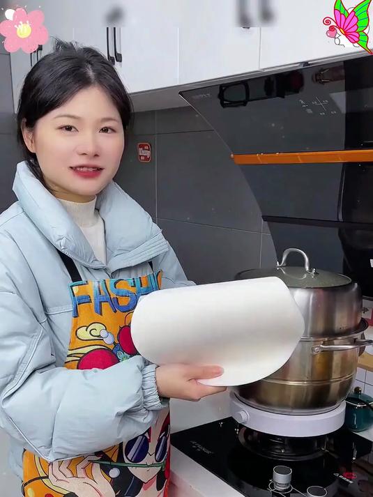 现在家里蒸包子饺子都不洗屉布了，看我用的一次性蒸笼纸多好啊