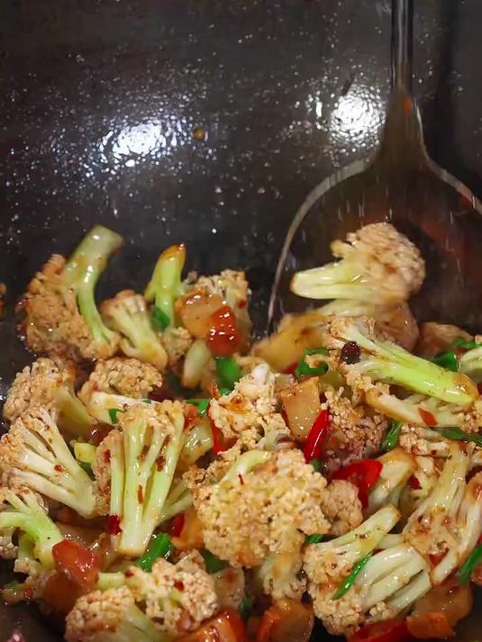 干锅花菜你像我这样做，干香入味