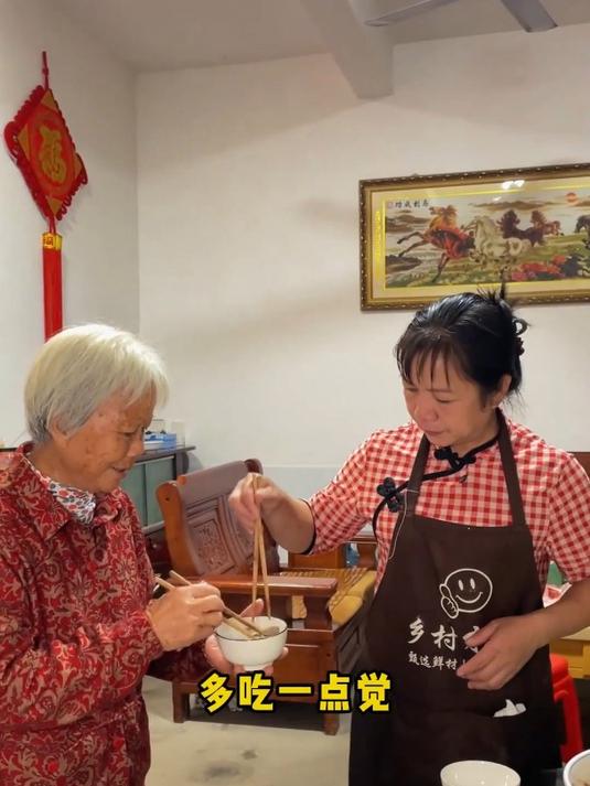 客家经典名菜猪八脆和小母鸡汤来了,大家喜欢吗