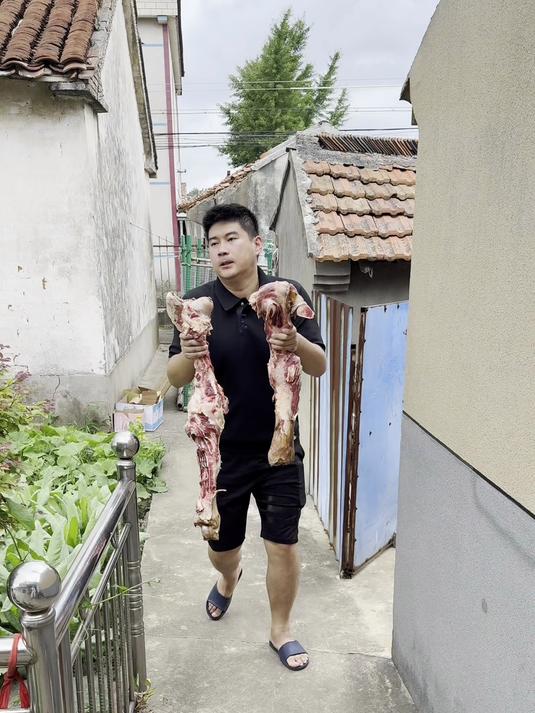 满月酒做牛肉干剩下的牛骨头嘎嘎香