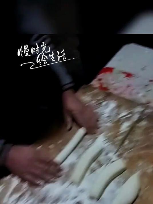 厨房 “饺饺者”,别人包饺子靠手艺,我靠运气